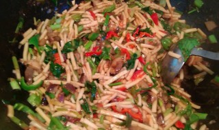 新疆特色二节子炒面的做法 二节子炒面怎么做简单又好吃