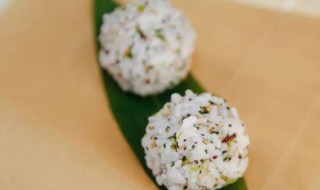 饭团怎么捏（饭团怎么捏紧）