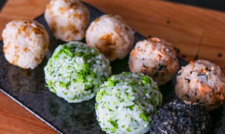 没有模具怎么捏饭团 饭团模具怎么用