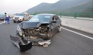 车辆发生事故怎么处理（未年检的车辆发生事故怎么处理）