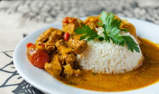 咖喱饭的做法大全（菠萝咖喱饭的做法大全）