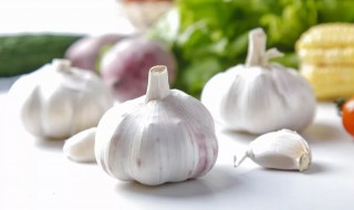 大蒜塞耳朵有什么妙用 耳朵里塞蒜瓣是什么功效