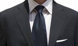 穿西服时最正式的衬衫颜色是（穿西服时,最正式的衬衫颜色是）