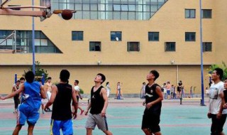 如何防止打篮球脚磨泡 如何防止打篮球脚磨泡沫