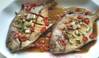 鲳鱼搭配什么蔬菜 鲳鱼搭配什么蔬菜好