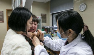 狂犬疫苗在哪里打针医院还是防疫站（狂犬疫苗在哪里打针医院还是防疫站郑州）