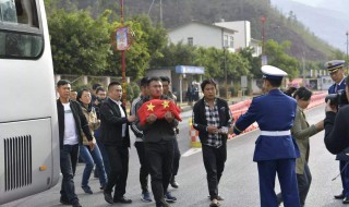 异地骨灰盒怎么带回家有讲究嘛 异地骨灰盒怎么带回家