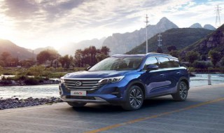 gs4大灯总成怎么卸(广汽传祺gs5大灯总成怎么拆)