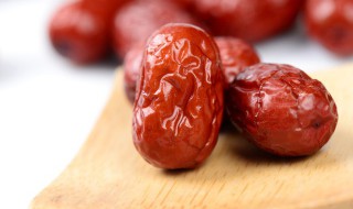 来例假的时候能吃红豆红枣红糖吗(来例假的时候能吃红豆红枣红糖吗女生)