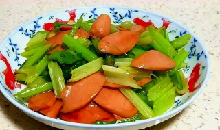 火腿肠能和猪肉芹菜一块吗（火腿肠能和猪肉芹菜一块吗）