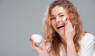 面霜是什么时候用 面霜是什么时候用的还是晚上