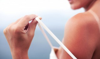 海边晒红了皮肤怎么办(海边晒红了皮肤怎么办呢)