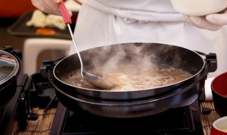 卤鸭脖的家常做法 卤鸭脖的家常做法大全