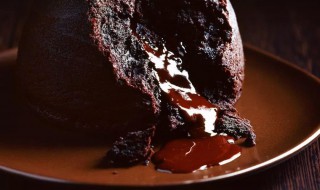 岩浆巧克力蛋糕怎么做(岩浆巧克力蛋糕怎么做好吃)