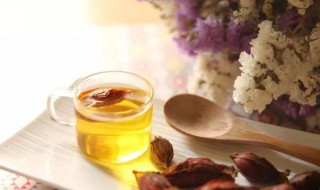 栀子泡水喝的功效（干姜栀子泡水喝的功效）