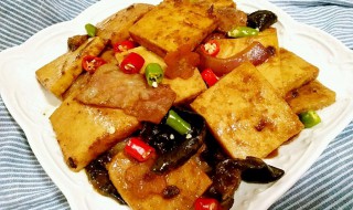 千叶豆腐炒木耳怎么炒 千叶豆腐炒木耳