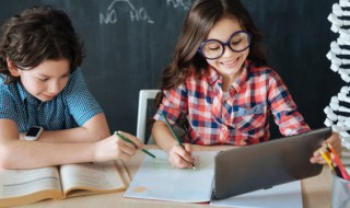 村居和咏柳描写的都是什么季节(村居和咏柳描写的都是什么季节的诗)