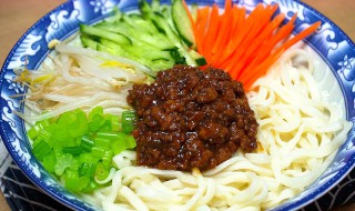 好吃又简单炸酱面做法 炸酱面好吃的做法