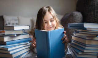 口加坐读什么（一个口加坐读什么）