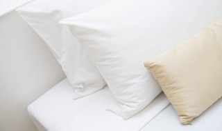 梦见下雪是什么征兆周公解梦（梦见下雪是什么征兆周公解梦女人）