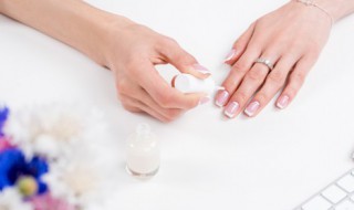 指甲上有竖纹是身体有大病的征兆吗（指甲上有竖纹是身体有大病的征兆吗?）