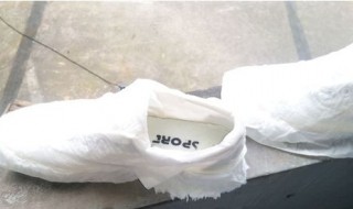 给刚洗完的白色帆布鞋裹上纸巾能防止它变黄主要因为纸巾 洗完白色帆布鞋裹上纸巾原因