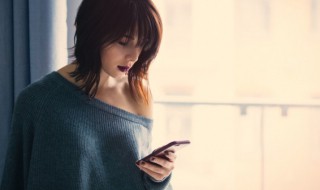 oppo手机充电发热很烫什么原因（oppo手机充电发热很烫什么原因造成的）