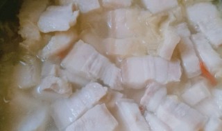 煮白肉放盐吗 煮白肉用放盐吗