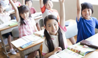 撞组词是什么 饱组词是什么