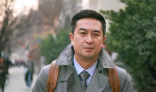 张嘉译白吃白住是什么电视剧（张嘉译白吃白住是什么电视剧里的）