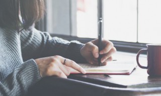 彩色的地毯指的是什么 彩色的地毯指的是什么意思