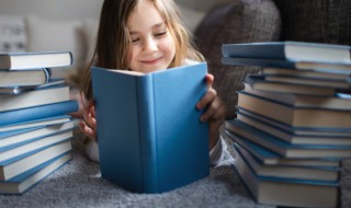 湖光秋月两相和的相是什么意思（湖光秋月两相和相和什么意思）