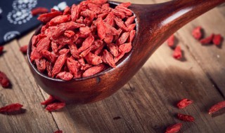 生姜和枸杞泡水喝有什么功效 生姜和枸杞泡水喝有什么作用