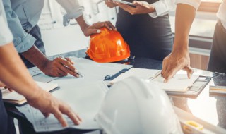 压顶伸入墙体的长度是多少 压顶伸入墙内多少