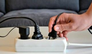 插座三根线怎么接（三孔插座怎么接线）