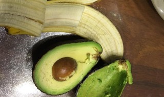 牛油果加香蕉牛奶有什么好处(牛油果加香蕉加酸奶的功效)