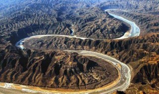 万里长江最终汇入的是什么海(万里长江最终汇入的是什么海南海东海)