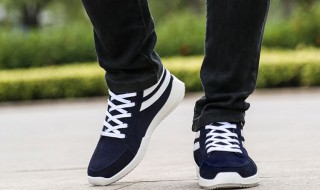 男生高帮板鞋配什么裤子好看 男生高帮板鞋配什么裤子好看点