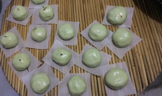 做青团用碱还是小苏打（做青团用碱还是小苏打会比较绿）