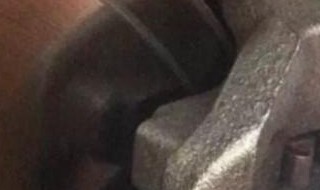 刹车盘双片筋条向左和向右的分辩（两段式刹车）