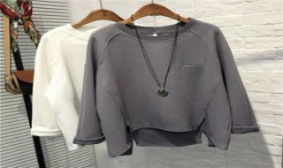 蝙蝠袖卫衣搭配什么裤子显瘦（蝙蝠袖卫衣搭配什么裤子显瘦女）