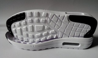 聚氨酯鞋底防滑吗?（发泡橡胶底和聚氨酯底哪个好）