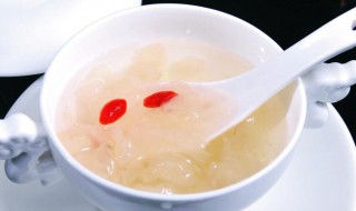 冰糖炖雪梨是用什么冰糖 冰糖炖雪梨是用什么冰糖制成的