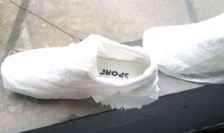 小白鞋被染色了怎么办（小白鞋被染色了怎么办呢）