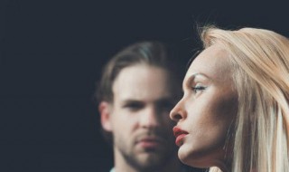 女人嘴唇厚剪什么发型 女人嘴唇厚剪什么发型好看图片