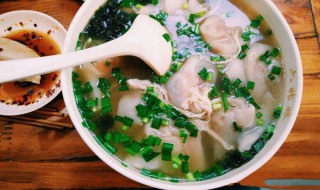 馄饨汤最简单做法(馄饨汤最简单做法视频)