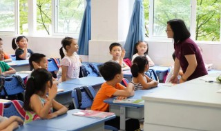 母鸡课文分为几部分（母鸡课文分为几部分每部分的意思是什么?）