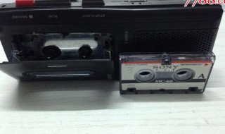 小录音机卡怎么拿下来（录音机卡带怎么办）