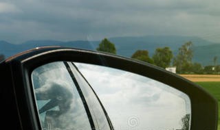 个子高矮看后视镜范围一样么? 身高矮怎么调后视镜