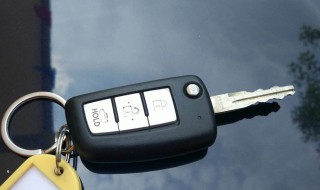 尼桑备用钥匙如何打开车门图解 尼桑备用钥匙如何打开车门